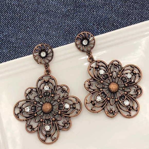 🍀  Copper Filigree Rhinestone Statement Earrings - Picture 1 of 2